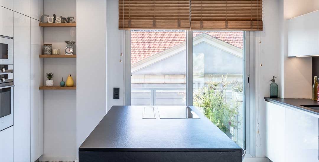 Salón reformado por un estudio de interiorismo en Barcelona